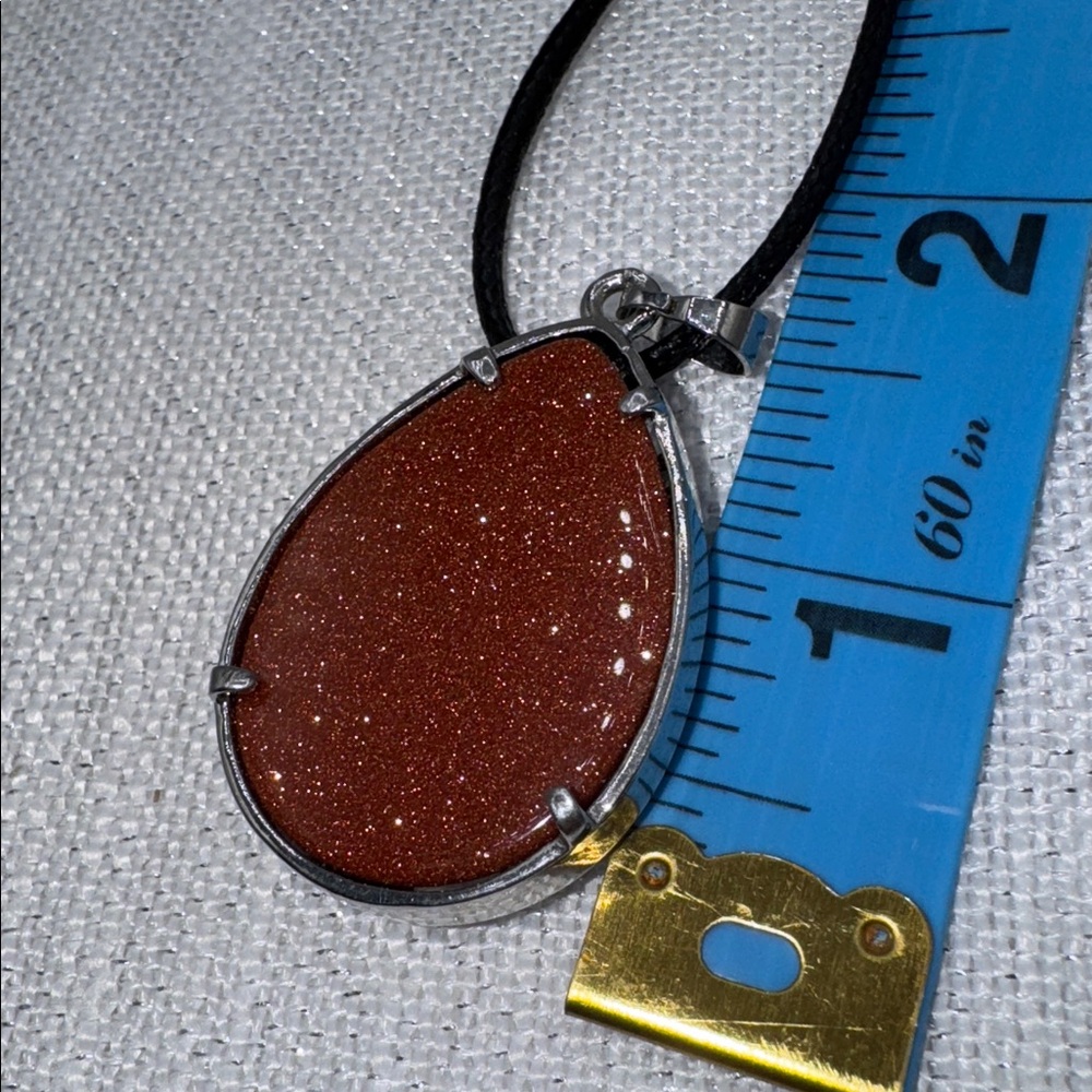 Sandstone gemstone necklace 2” silver tone tree of life Pendant on a 9” cord NEW - Picture 6 of 6